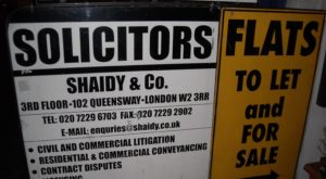 (BrE) solicitor