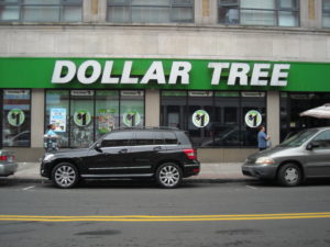 (AmE) dollar store