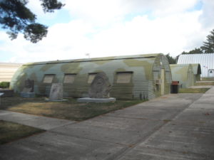 (AmE) Quonset hut